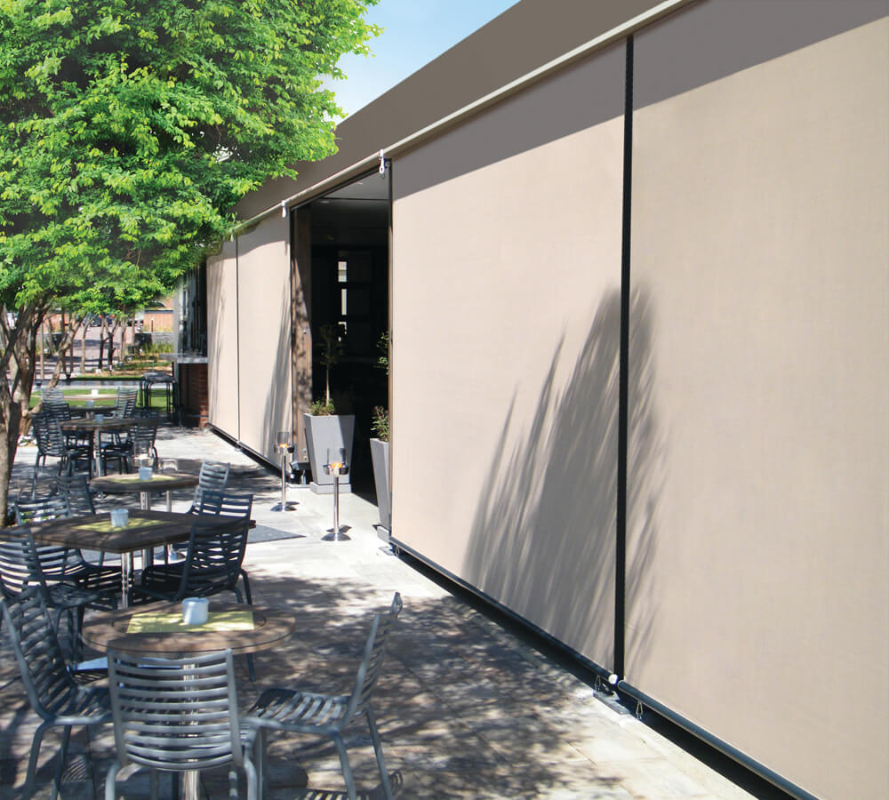 Toldo vertical Tecnoline en color Stucco